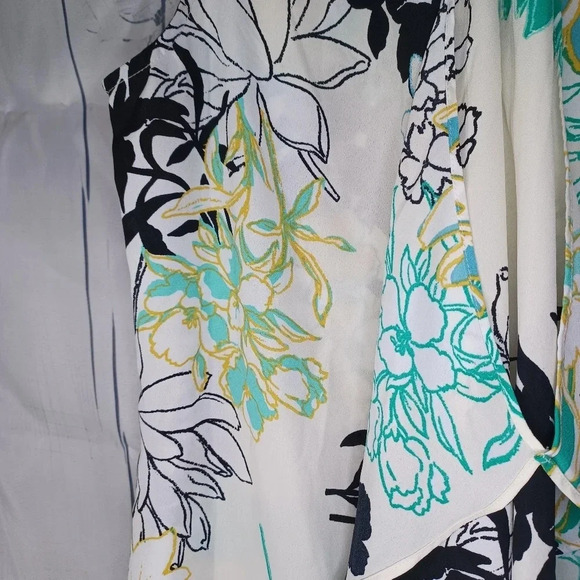 VanHeusen sleeveless floral top - Picture 5 of 8